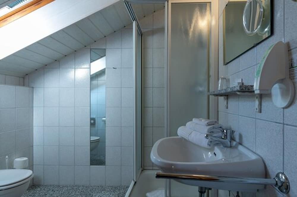 Deluxe Double Room - Photo 8