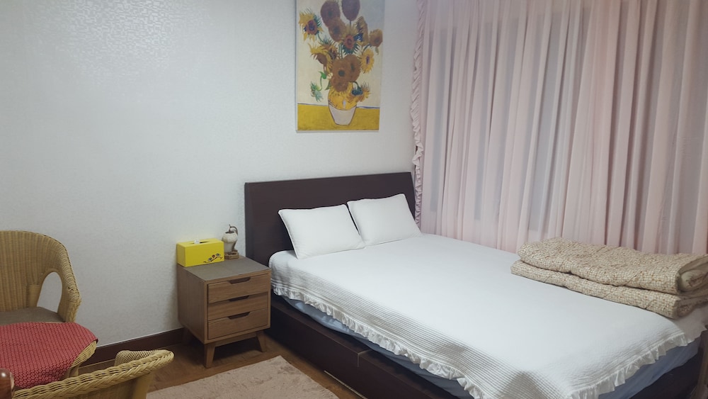 Room (Mineral) photo 1