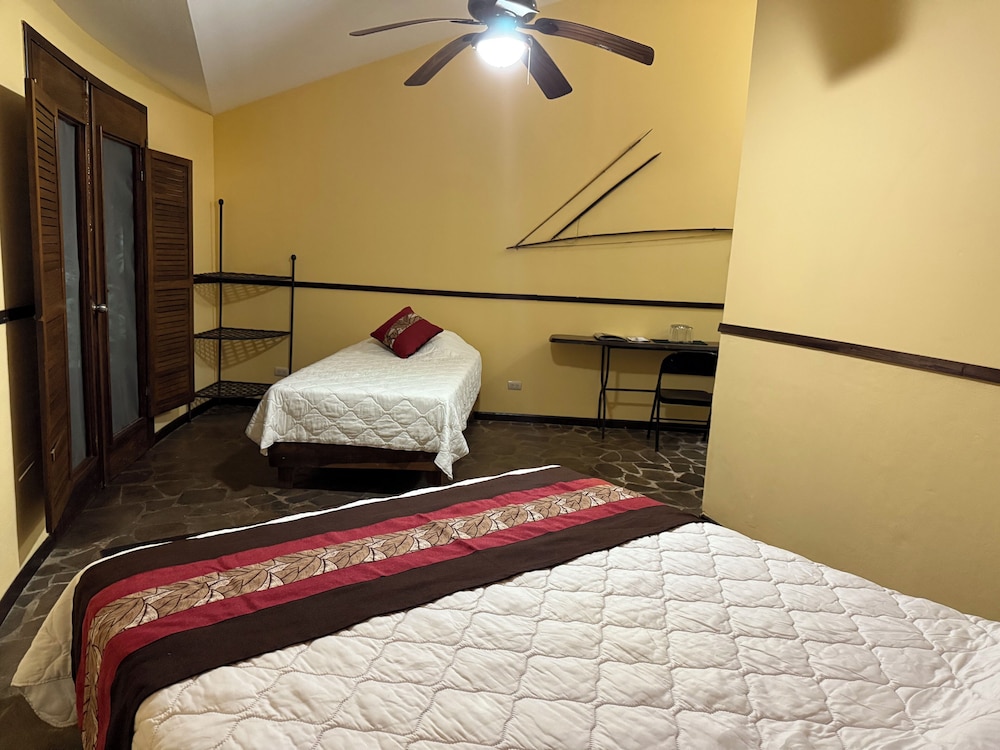 Standard Room, 2 Double Beds photo 1