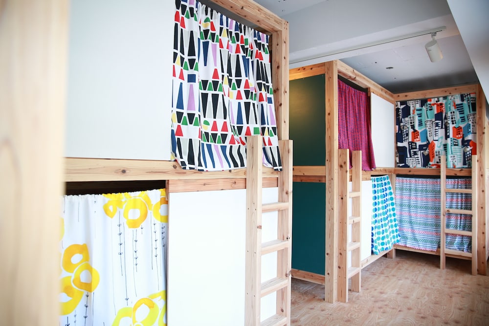 16 Mixed Dorm Room photo 1