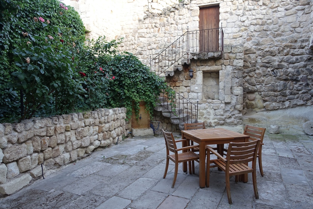 Family Cave House photo 2