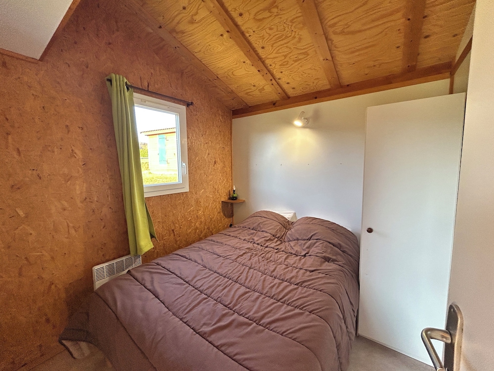 Basic Chalet, 2 Bedrooms, Kitchen