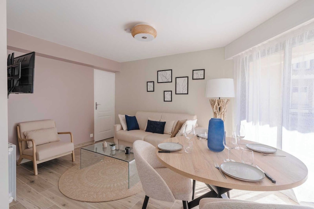 Apartment photo 1