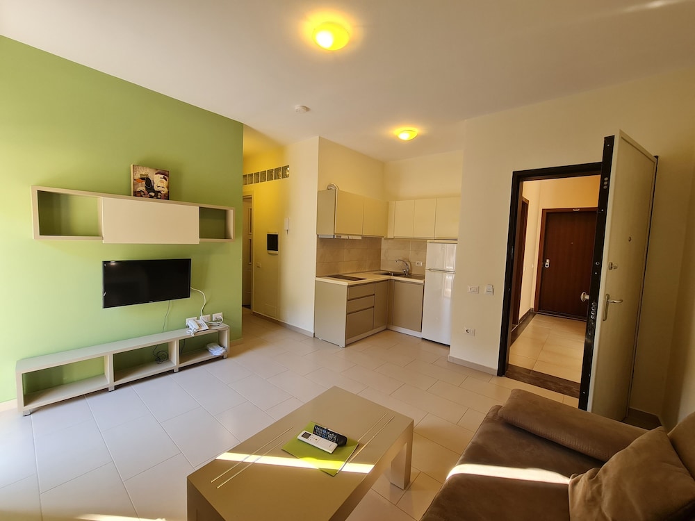 Standard Apartment, 2 Bedrooms, Balcony, Poolside