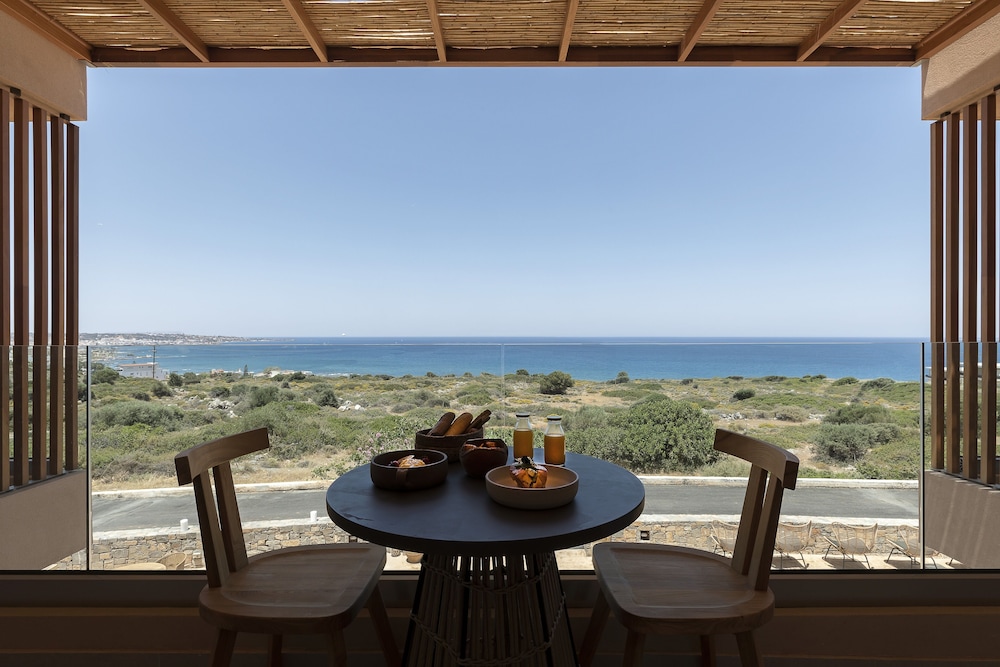 Superior Double Room, Balcony, Sea View photo 2