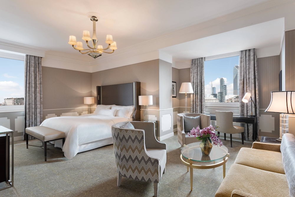 Grand Room, 1 King Bed