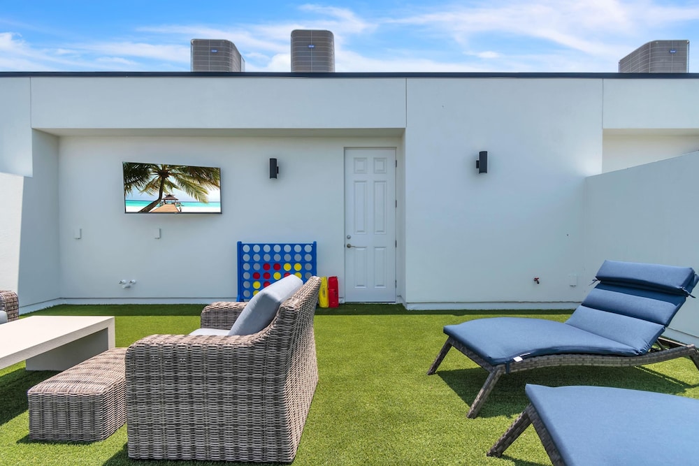 House, Multiple Beds (Azul Townhomes A4 - Sunset) photo 1