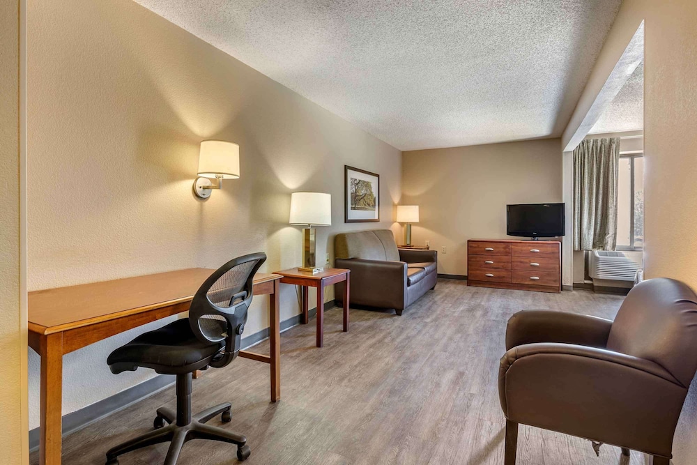 Deluxe Studio, Multiple Beds, Non Smoking - Photo 4