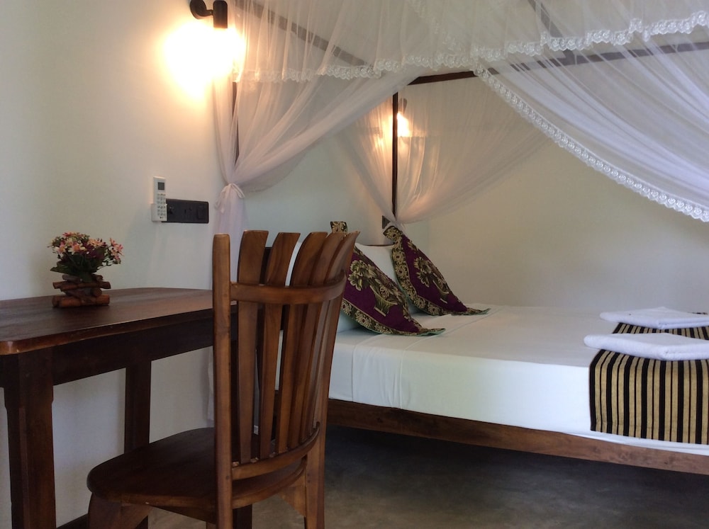 Deluxe Double Room, 1 Queen Bed, Non Smoking, Garden View photo 3
