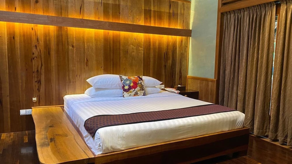 4-Bedroom Pool Villa with Pool Table