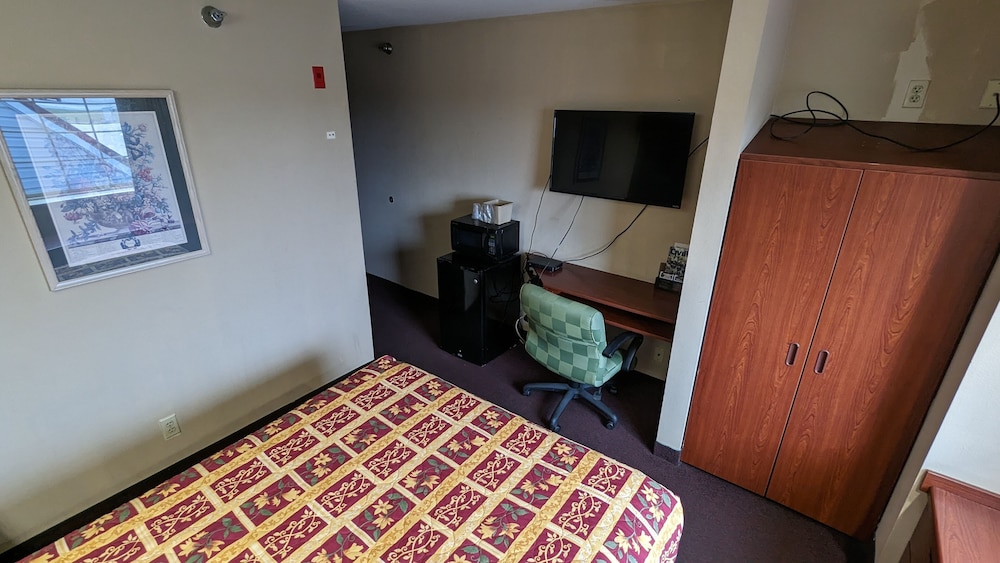Room, 1 Queen Bed, Smoking photo 2