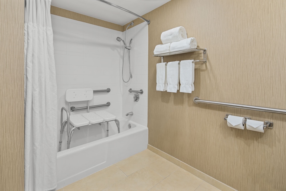 Standard Room, 2 Double Beds, Accessible, Non Smoking (Communications, Accessible Tub) - Photo 3