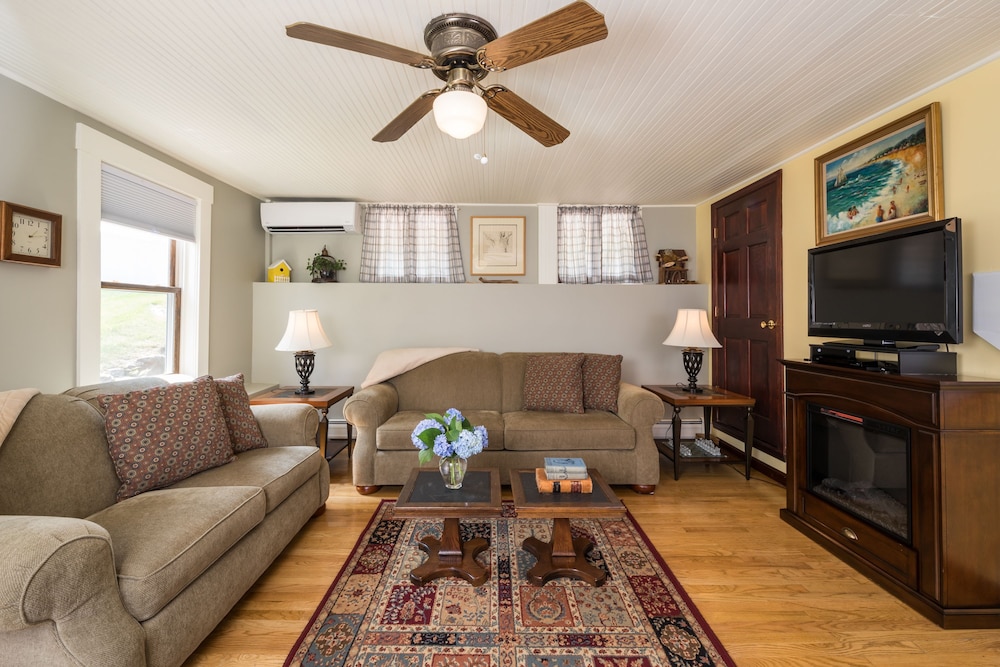 Suite (Lake Solitude) photo 3