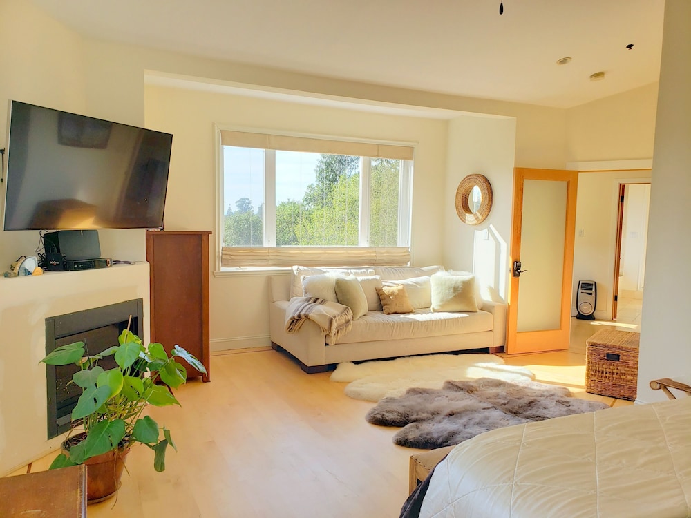 Exclusive House photo 3
