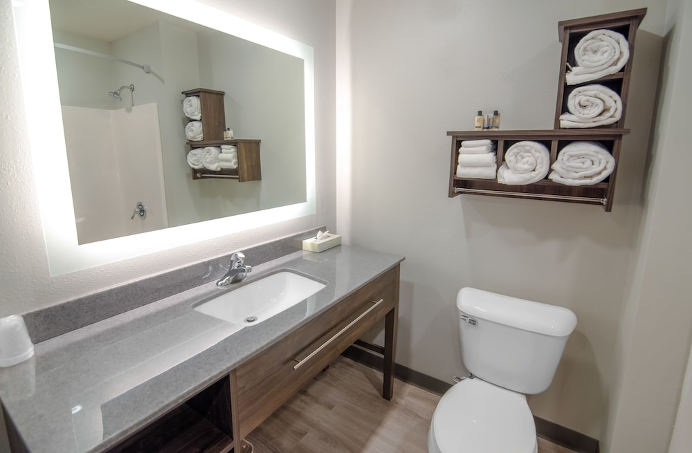 Room, 2 Queen Beds, Accessible - Photo 11
