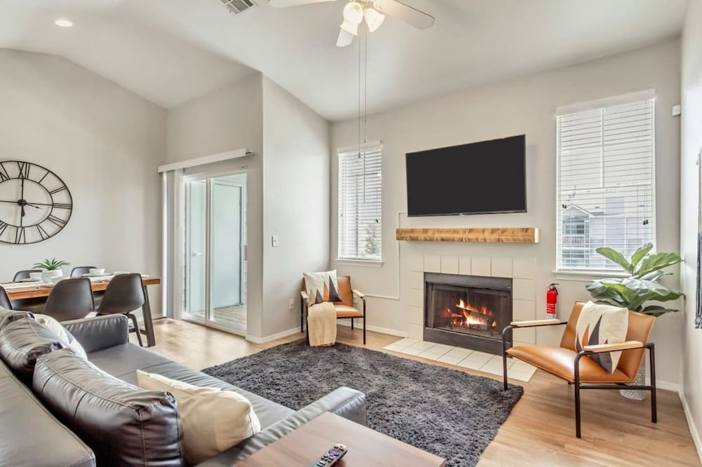 Apartment photo 1