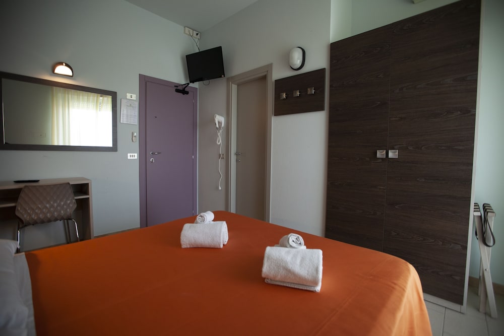 Economy Double or Twin Room, Balcony photo 3