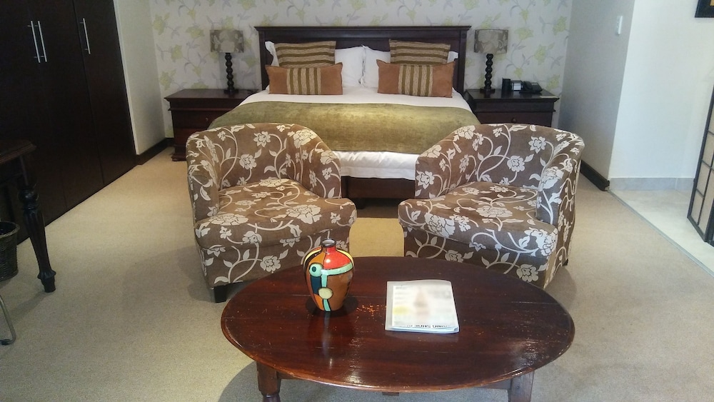 Suite Three photo 2