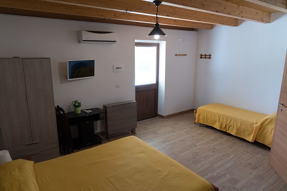 Basic Room, Ground Floor photo 2