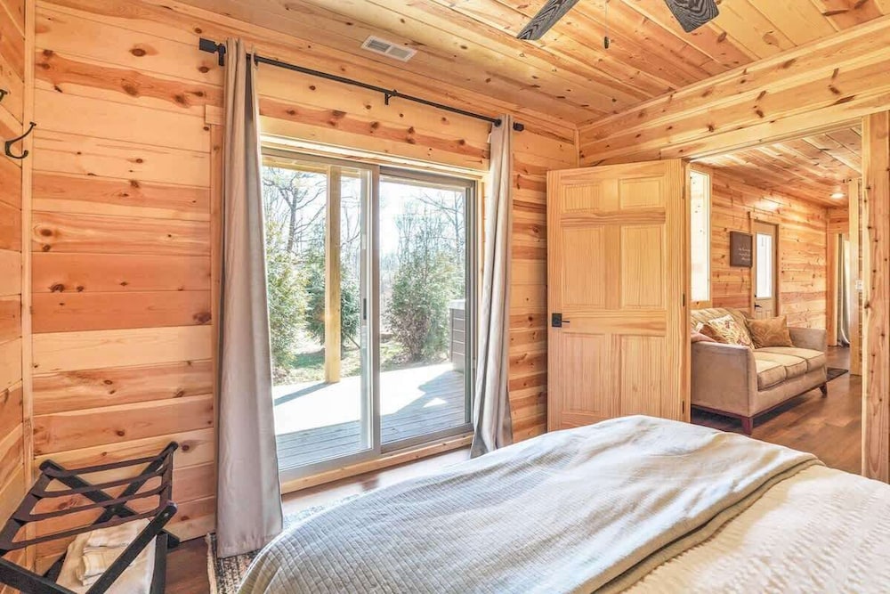 Cabin, Multiple Beds, Hot Tub (Fern Woods) photo 1
