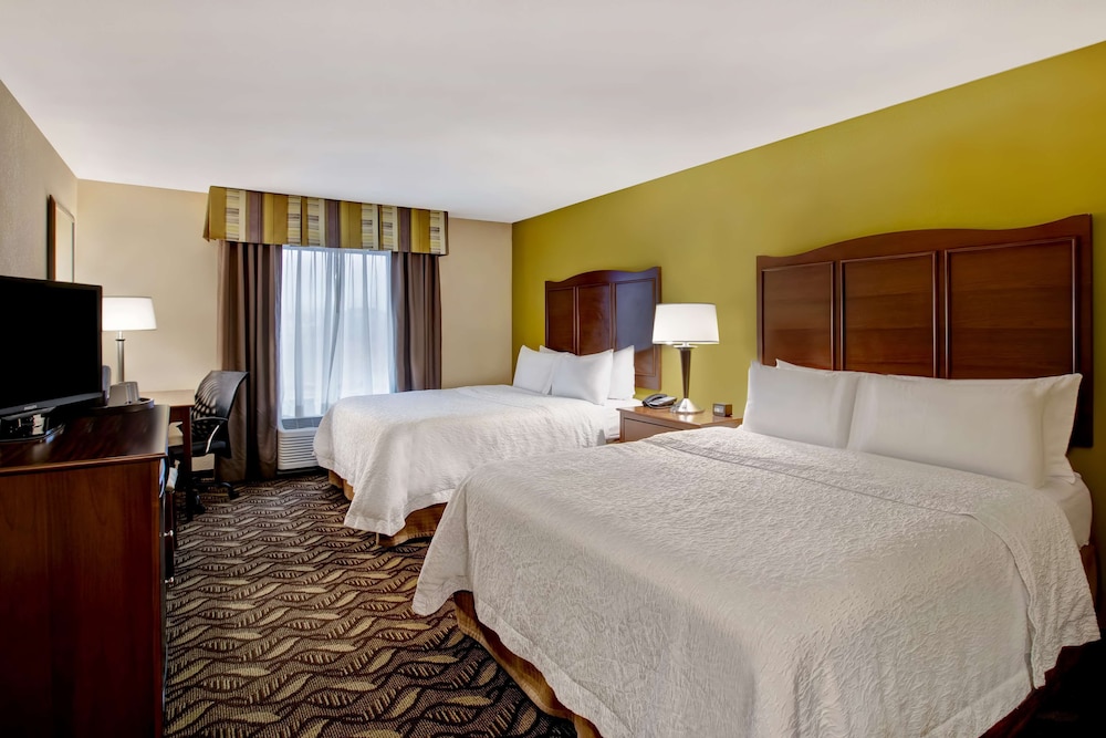 Room, 2 Queen Beds photo 3