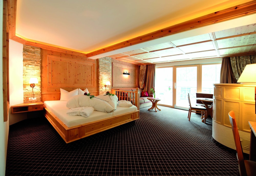 Luxury Double Room, Balcony photo 1