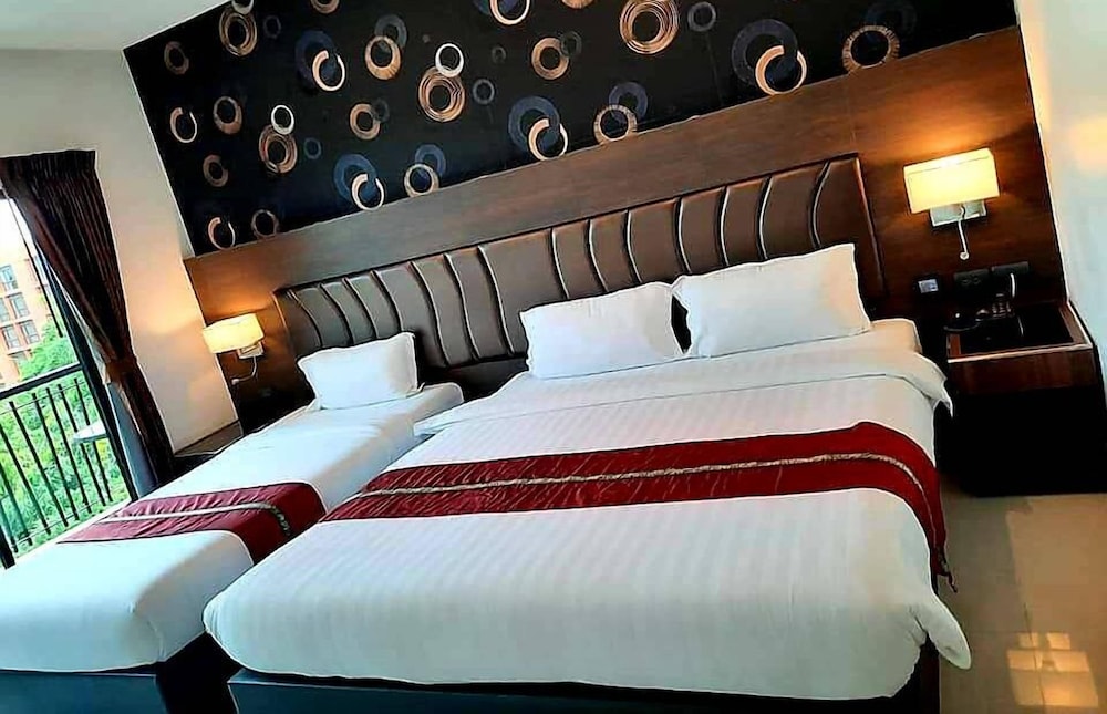 Family Triple Room, City View photo 1