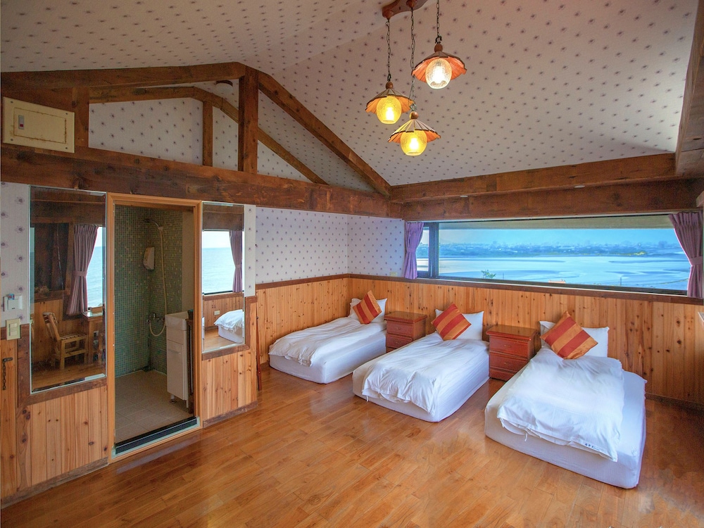 Panoramic Quadruple Room photo 2