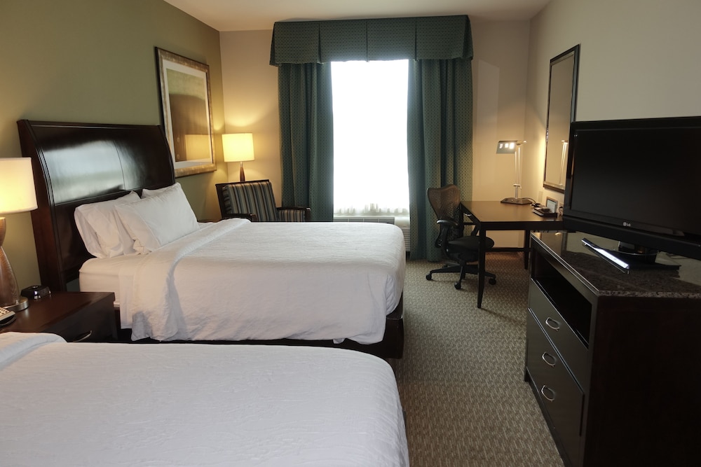 Room, 2 Queen Beds, Accessible - Photo 4