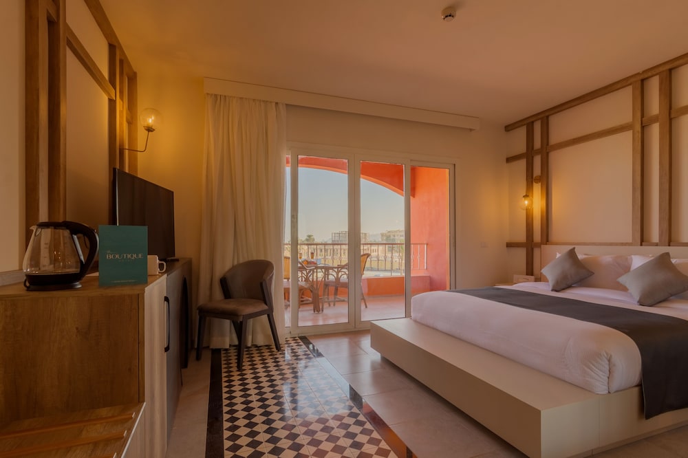 Deluxe Room, Sea View - Photo 5