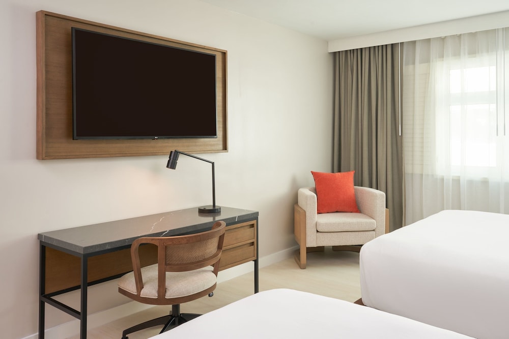Deluxe Room, 2 Queen Beds - Photo 3