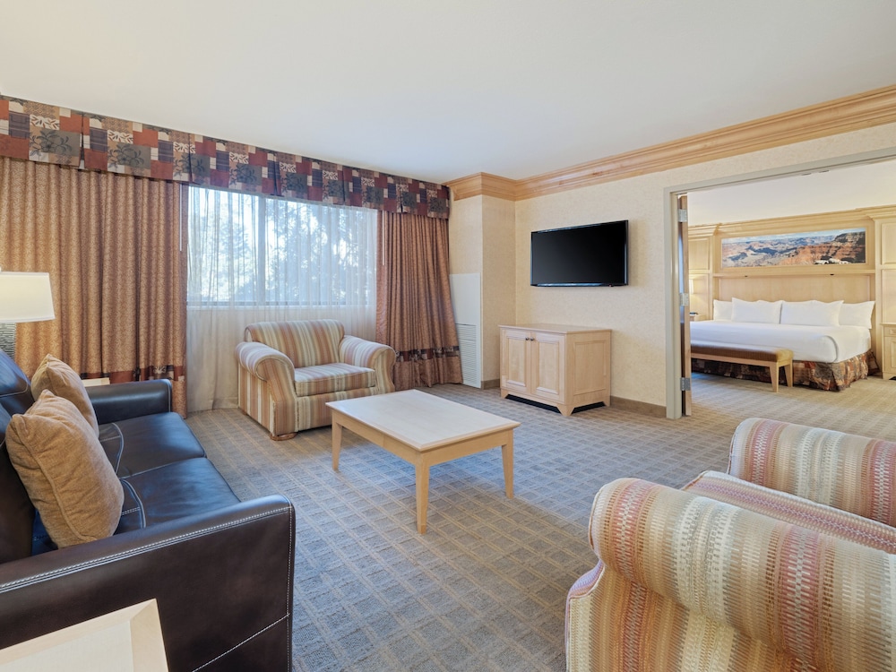 Suite, 1 Bedroom - Photo 3
