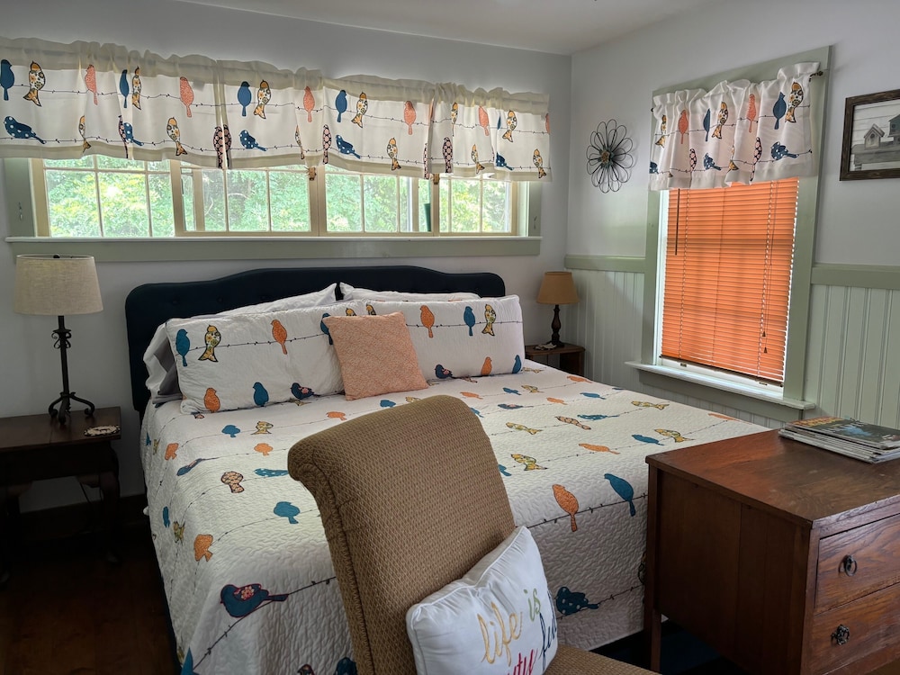 Romantic Double Room, Private Bathroom (Wrens & Warblers)