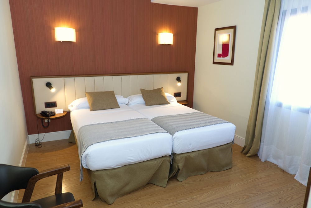 Double Room Single Use - Photo 4