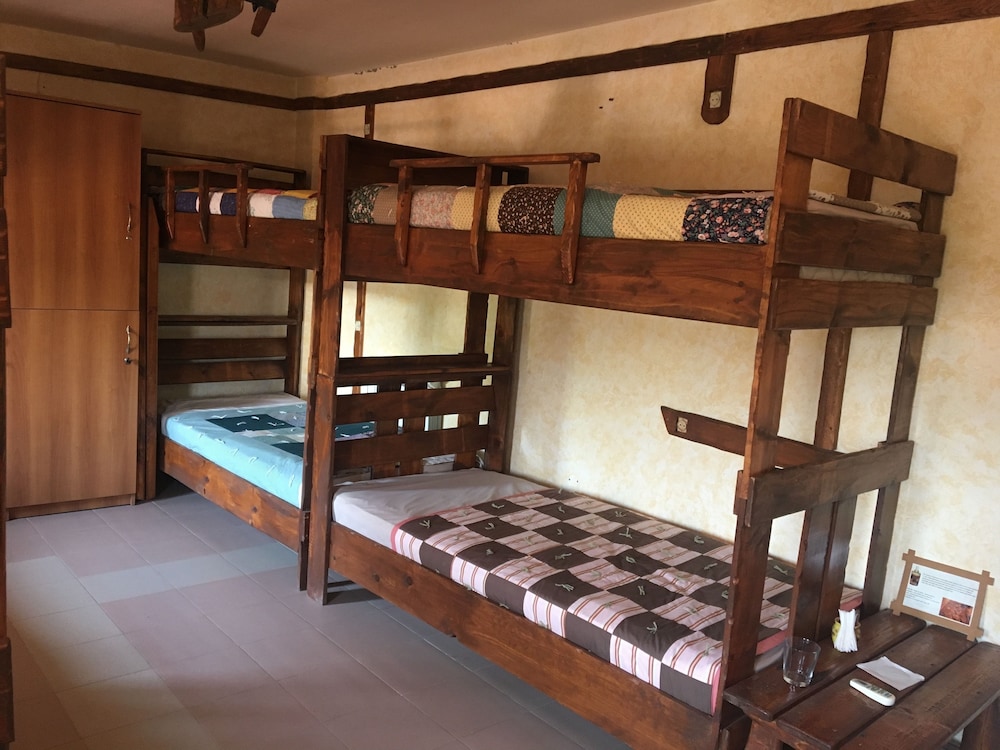Shared Dormitory, Mixed Dorm (8-Beds) photo 3