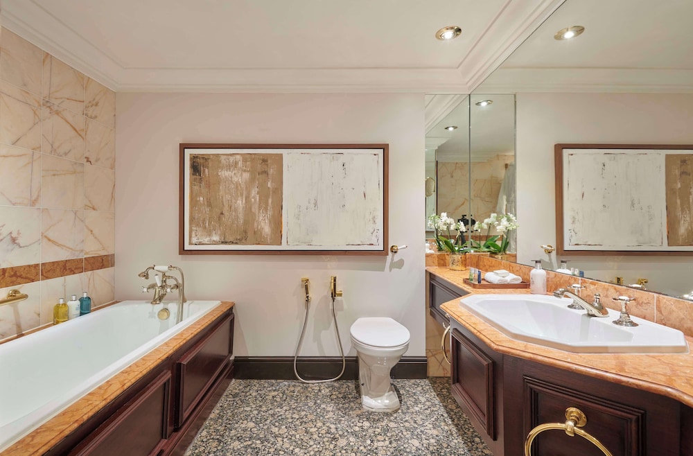 Presidential Suite - The Churchill Residence