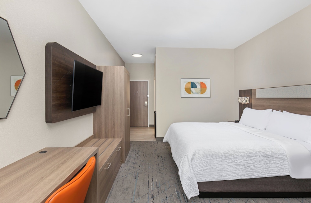 Standard Room, 1 King Bed (Communications, Mobility, Access Tub) - Photo 3