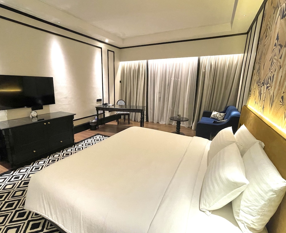 Prestige Suite Room - Photo 3