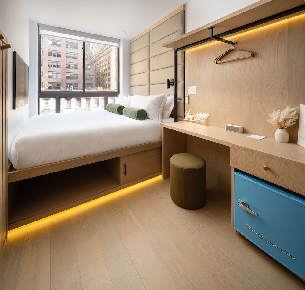 Superior, Midtown Serenity King Room