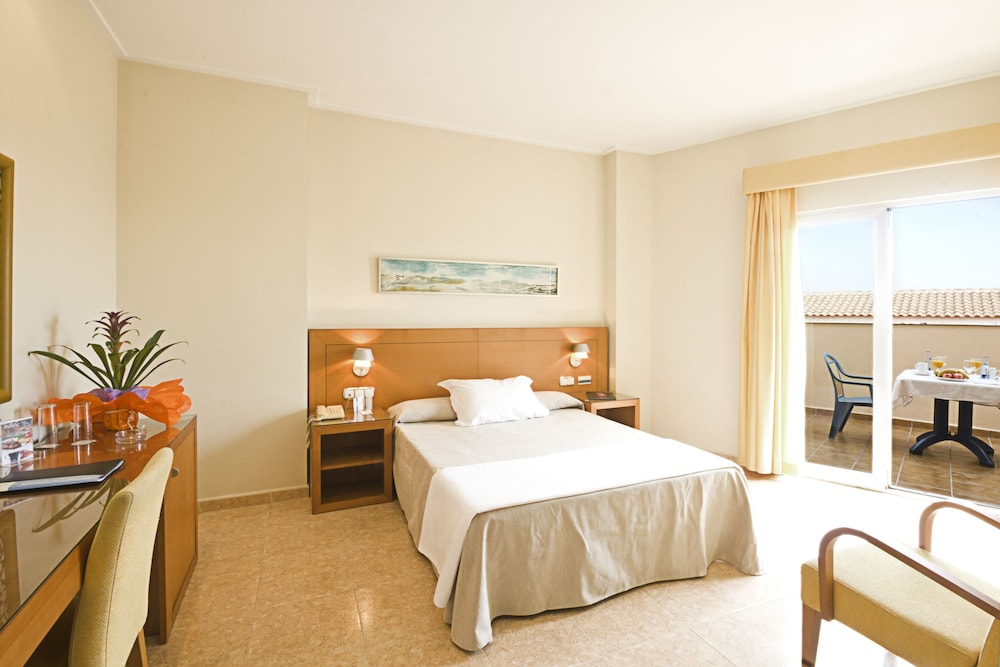 Standard Double Room Single Use - Photo 2