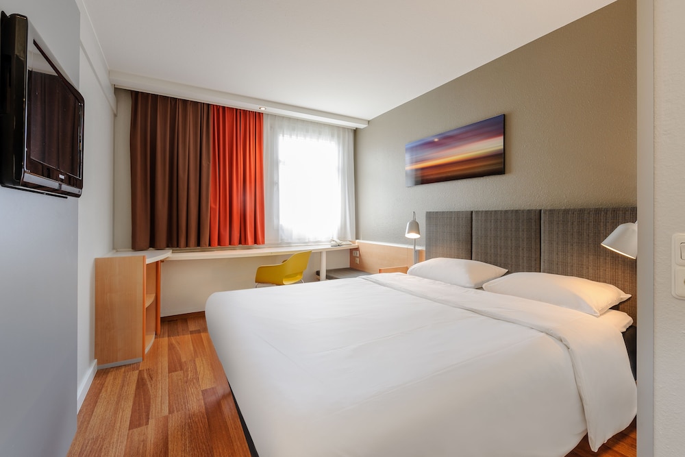 Room, 1 Double Bed (New Sleep Easy Concept) - Photo 1