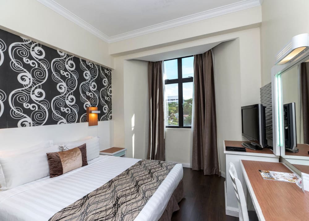 Premium Superior Queen Bed (Renovated) photo 1