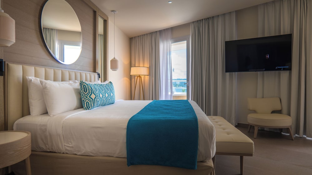 Princess Luxury Junior Suite with Hydromassage - Photo 14
