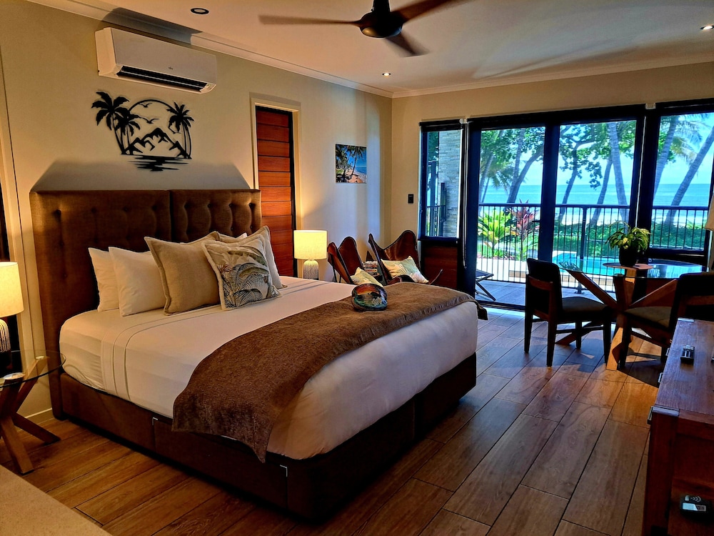 Beach View Suite: King Bed