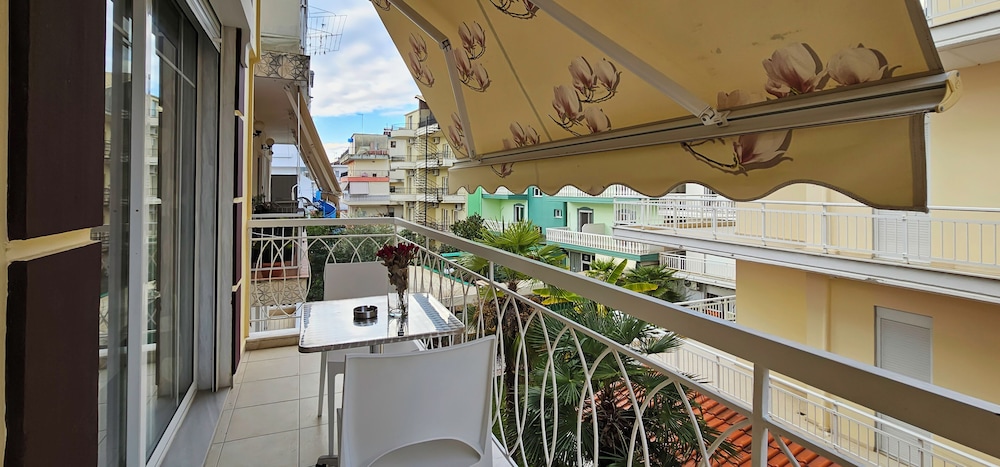 Classic Quadruple Room, Balcony, Garden View photo 3