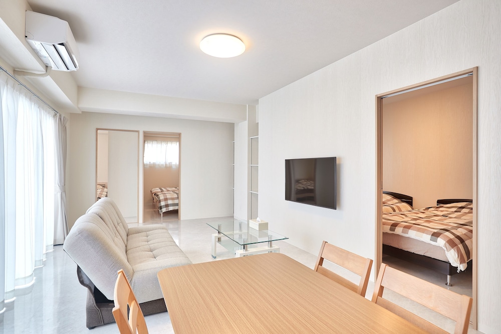 Family Room, 3 Bedrooms photo 1
