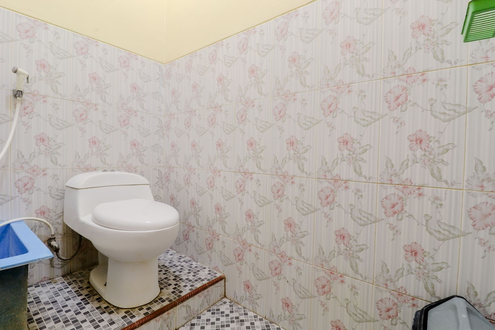 Budget Standard Room With Fan - Photo 2
