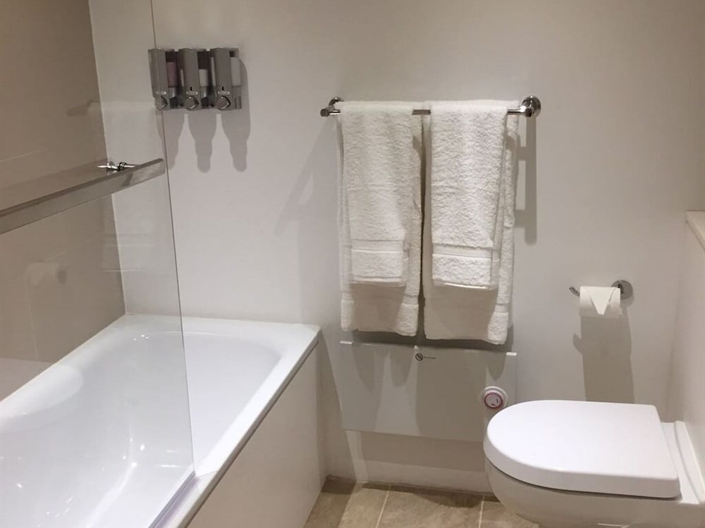 Double Room, Ensuite (The Snowy Owl) photo 2