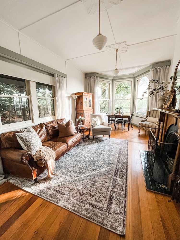 Woolrich Cottage photo 1