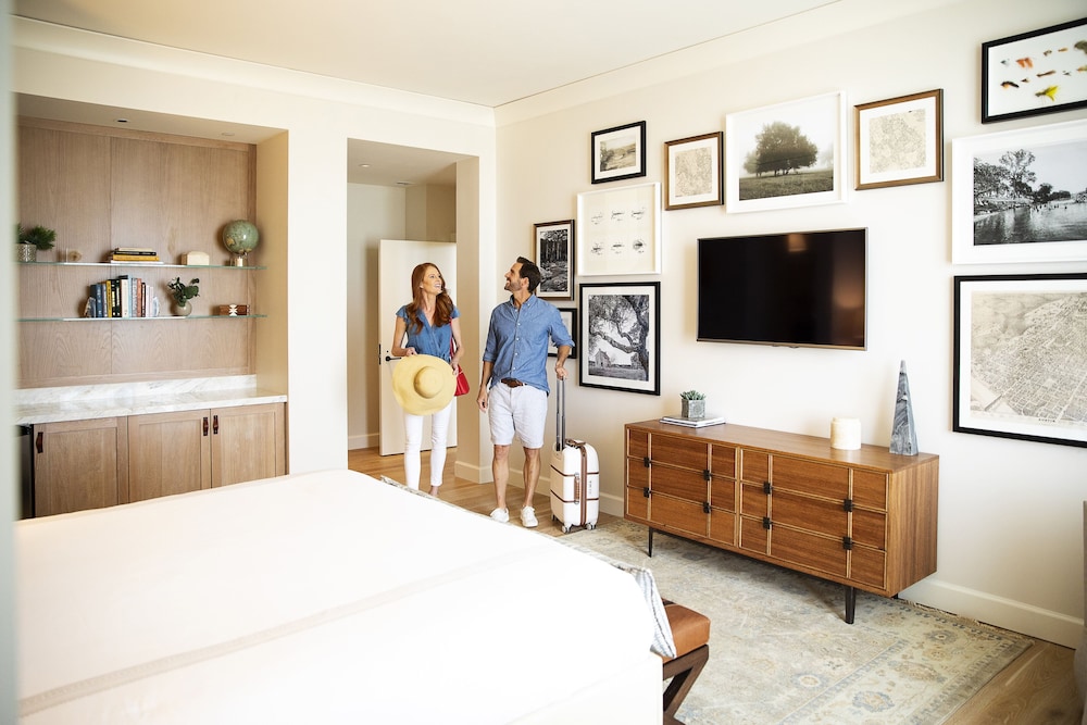 Balcony Room